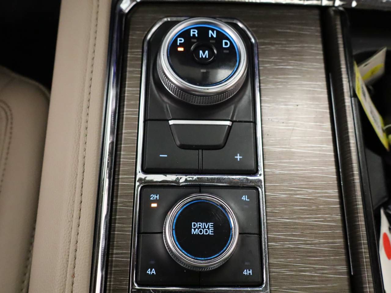 Certified 2024 Ford Expedition Limited AWD/4WD image 9