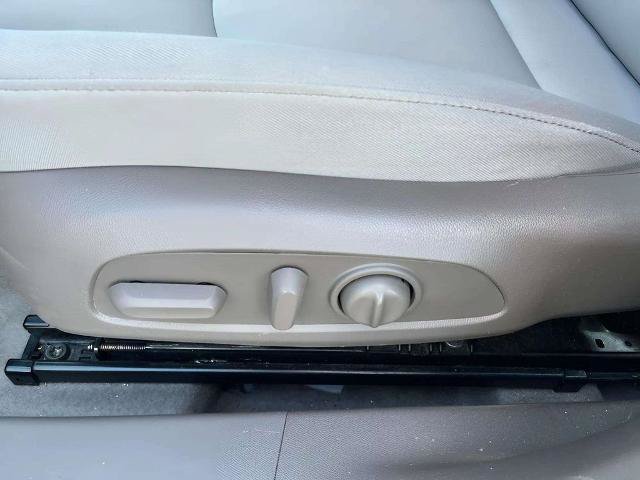 Used 2024 Chevrolet Malibu LT FWD image 16