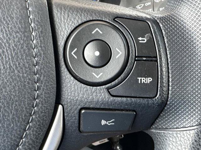 Used 2018 Toyota RAV4 LE FWD image 26
