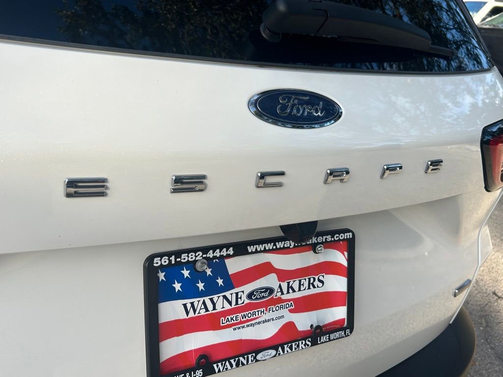Certified 2024 Ford Escape SE w/ PHEV Premium Package FWD image 23