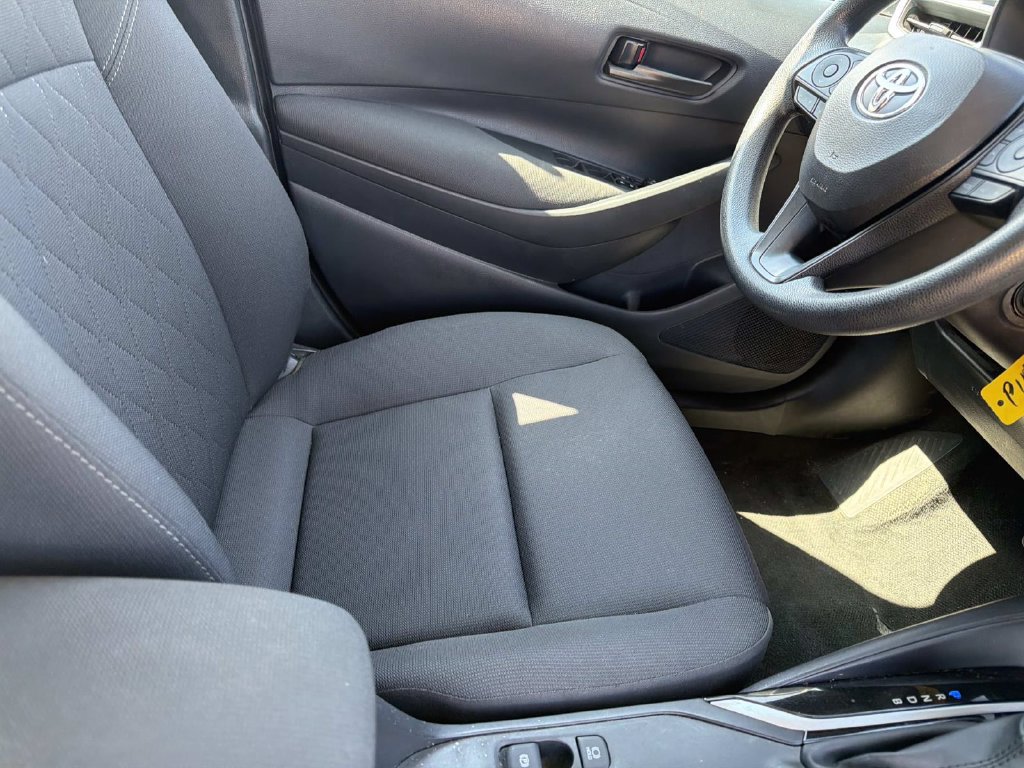 Used 2025 Toyota Corolla LE FWD image 12