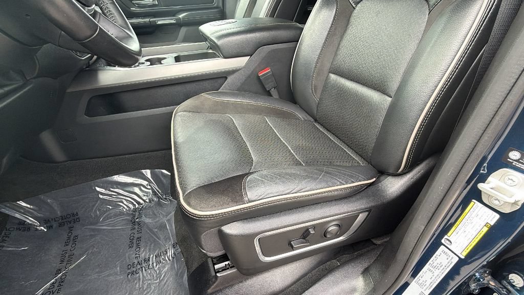 Used 2024 RAM 1500 Laramie AWD/4WD image 16
