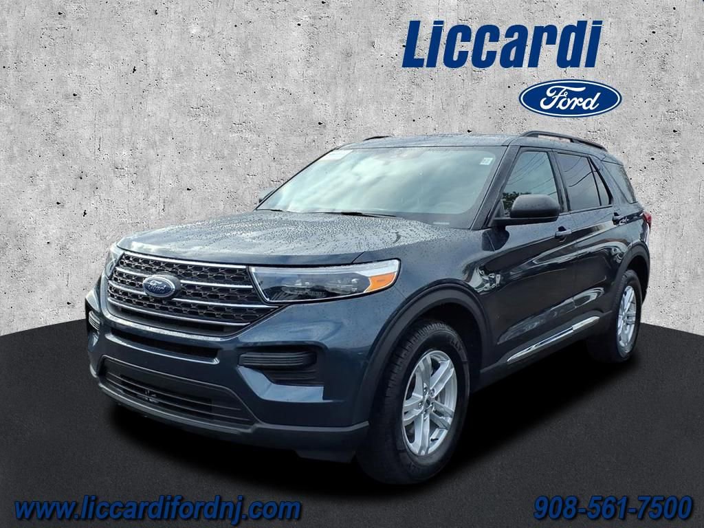 Certified 2022 Ford Explorer XLT w/ Class IV Trailer Tow Package image 3