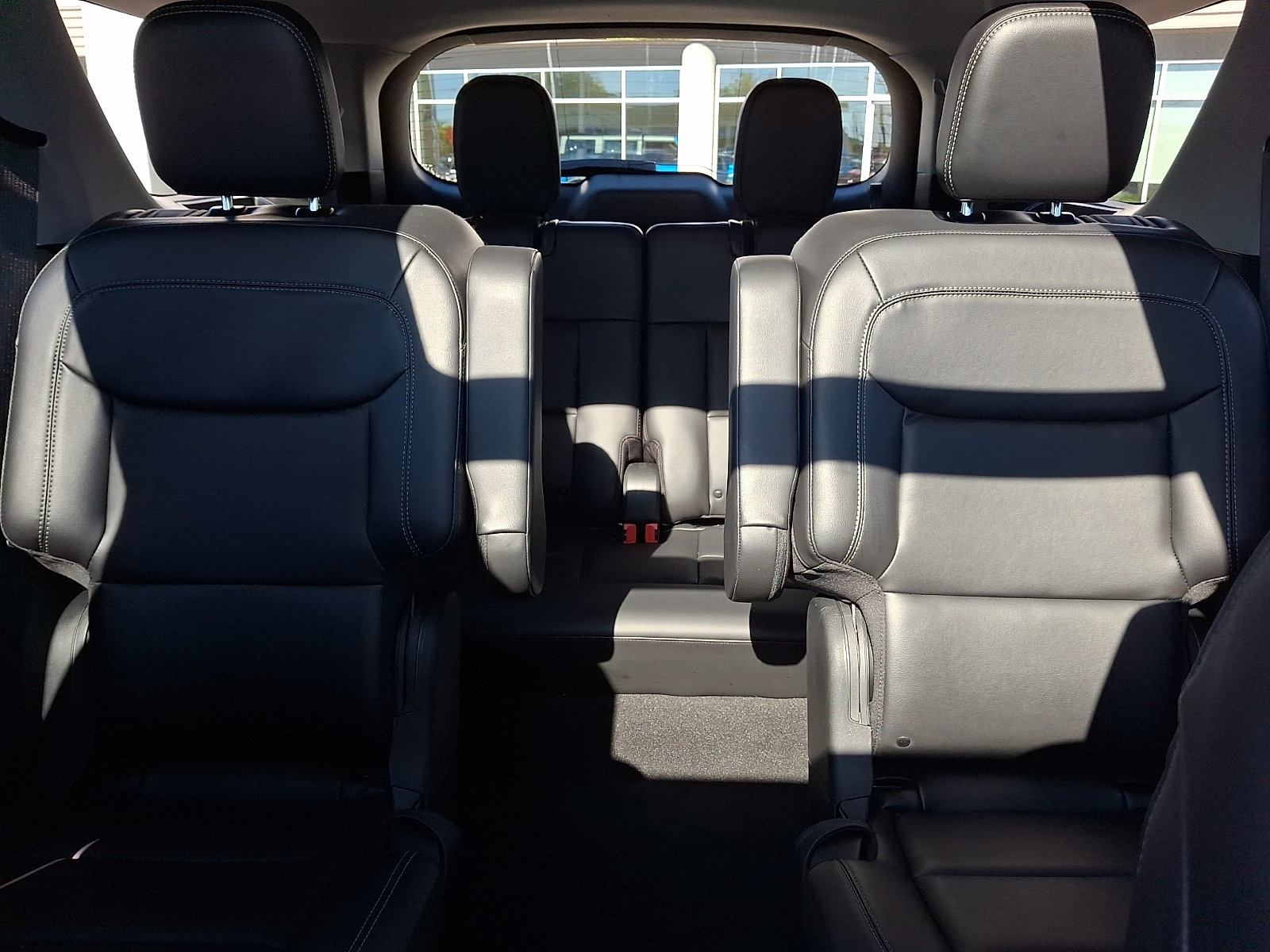 Certified 2023 Ford Explorer XLT w/ Equipment Group 202A AWD/4WD image 18