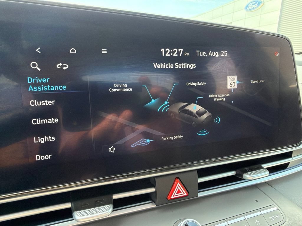 Used 2025 Hyundai Elantra SEL FWD image 36