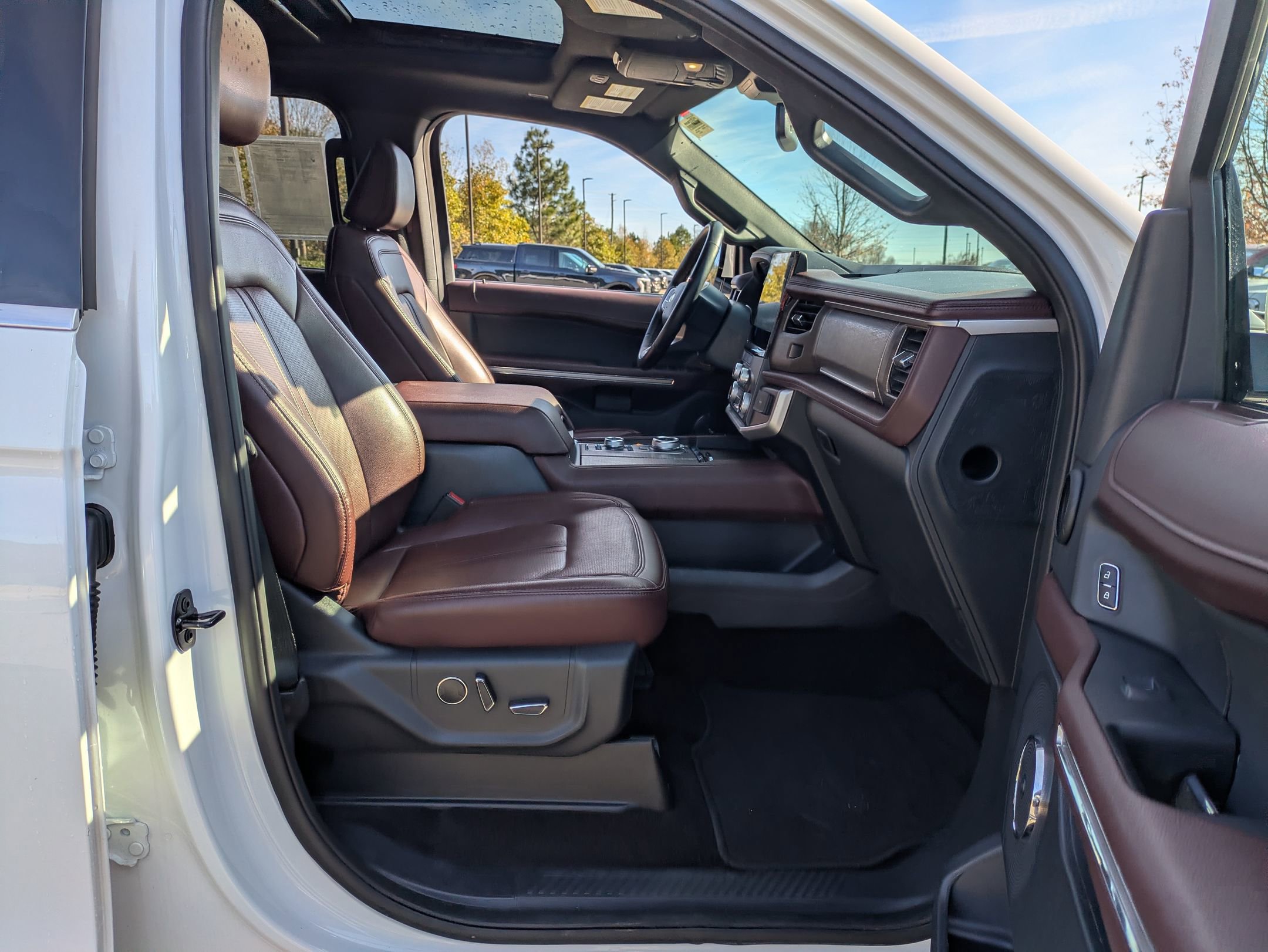 Certified 2022 Ford Expedition Limited image 38