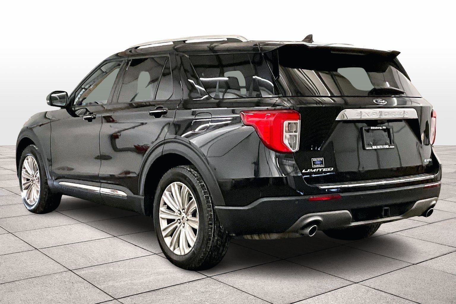 Certified 2023 Ford Explorer Limited w/ Limited Technology Package image 10
