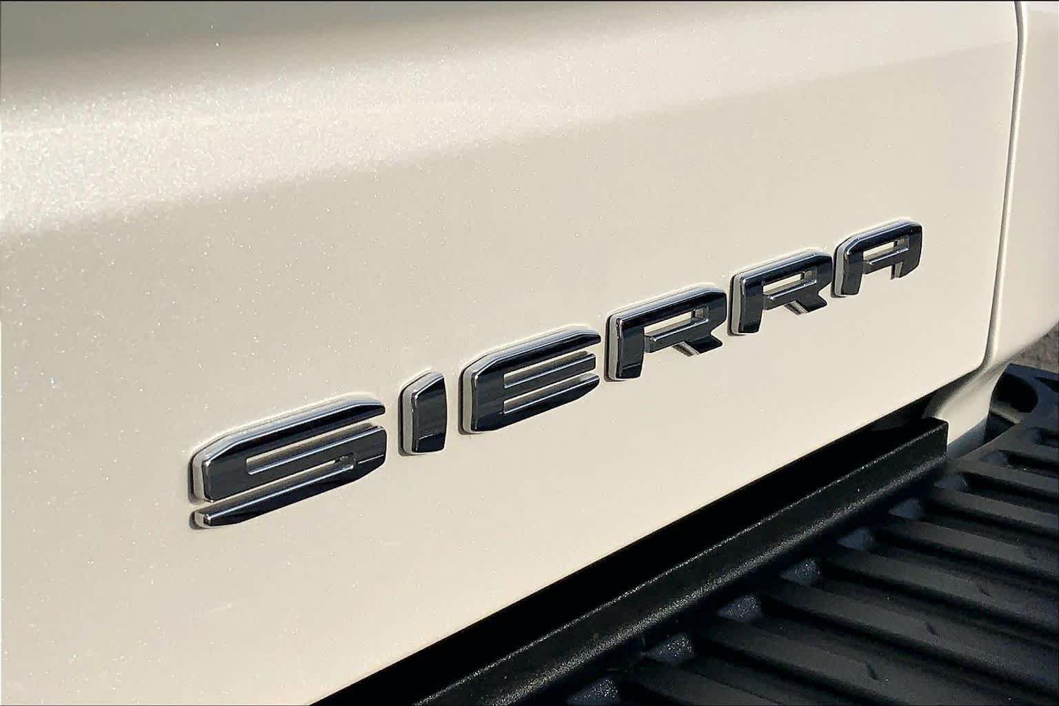 Used 2024 GMC Sierra 1500 Denali Ultimate w/ LPO, Utility Wall Package AWD/4WD image 31