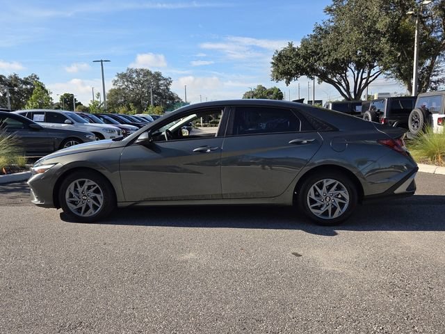 Used 2024 Hyundai Elantra SEL FWD image 5
