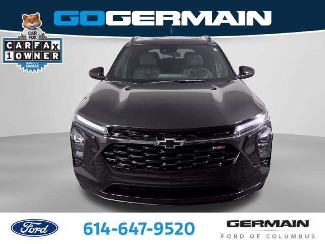 Used 2024 Chevrolet Trax RS w/ Sunroof Package FWD image 2