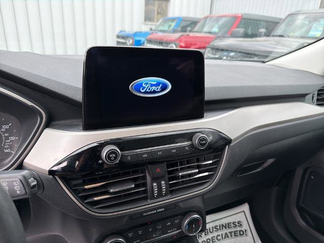 Certified 2022 Ford Escape SE w/ Cold Weather Package AWD/4WD image 10