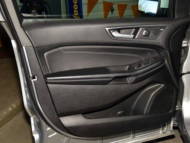Certified 2023 Ford Edge Titanium w/ Class II Trailer Tow Package AWD/4WD image 11