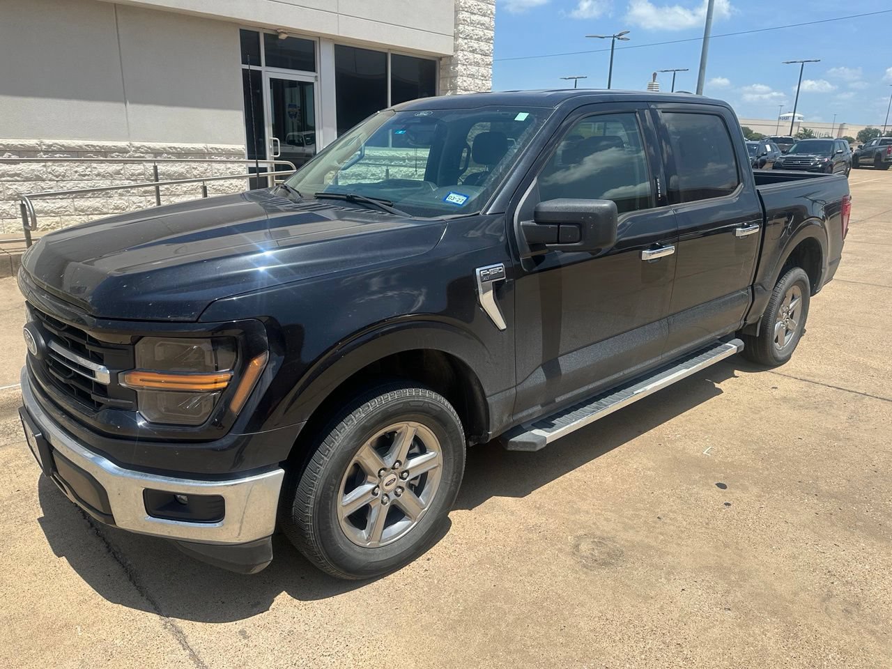 Certified 2024 Ford F150 XLT w/ Mobile Office Package RWD image 3