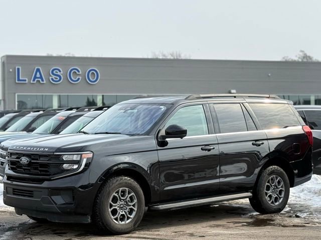 Certified 2025 Ford Expedition Active image 1