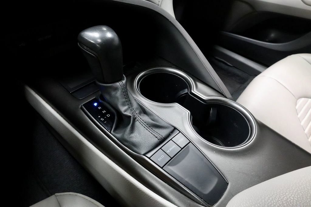 Used 2024 Toyota Camry SE FWD image 30