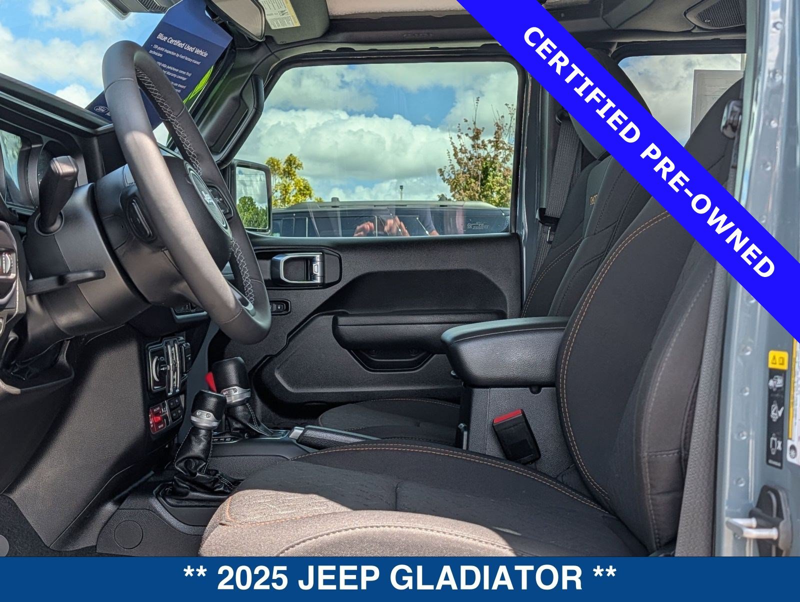 Used 2025 Jeep Gladiator Mojave w/ Safety Group AWD/4WD image 23