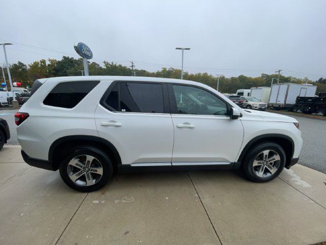 Used 2025 Honda Pilot EX-L image 8