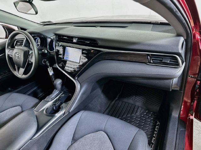 Used 2020 Toyota Camry LE FWD image 12