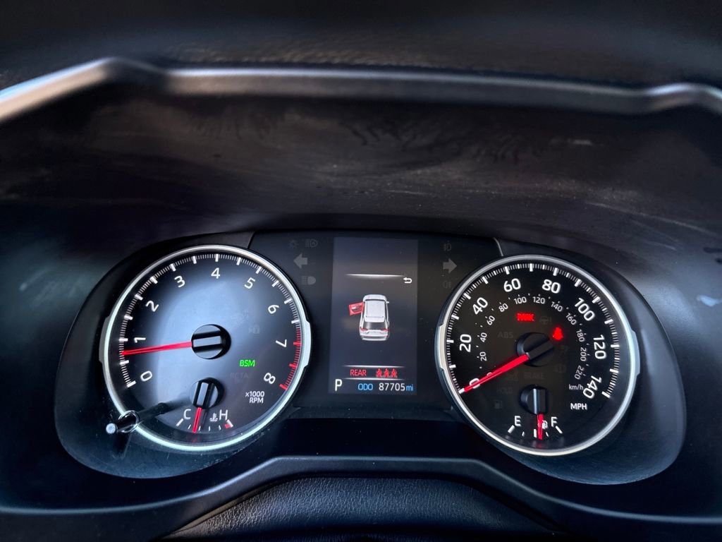 Used 2021 Toyota RAV4 XLE w/ Carpet Mat Package (TMS) image 18