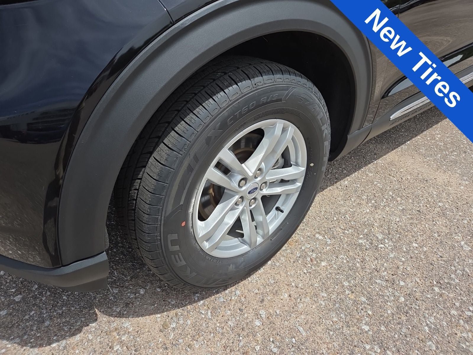 Certified 2023 Ford Explorer XLT w/ Equipment Group 202A AWD/4WD image 8