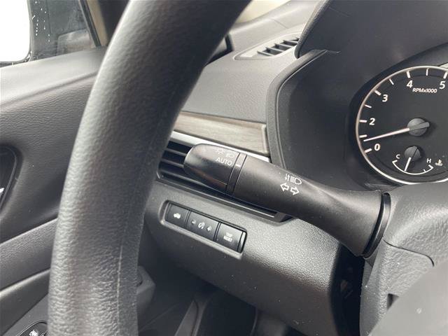 Used 2025 Nissan Altima 2.5 SV FWD image 15