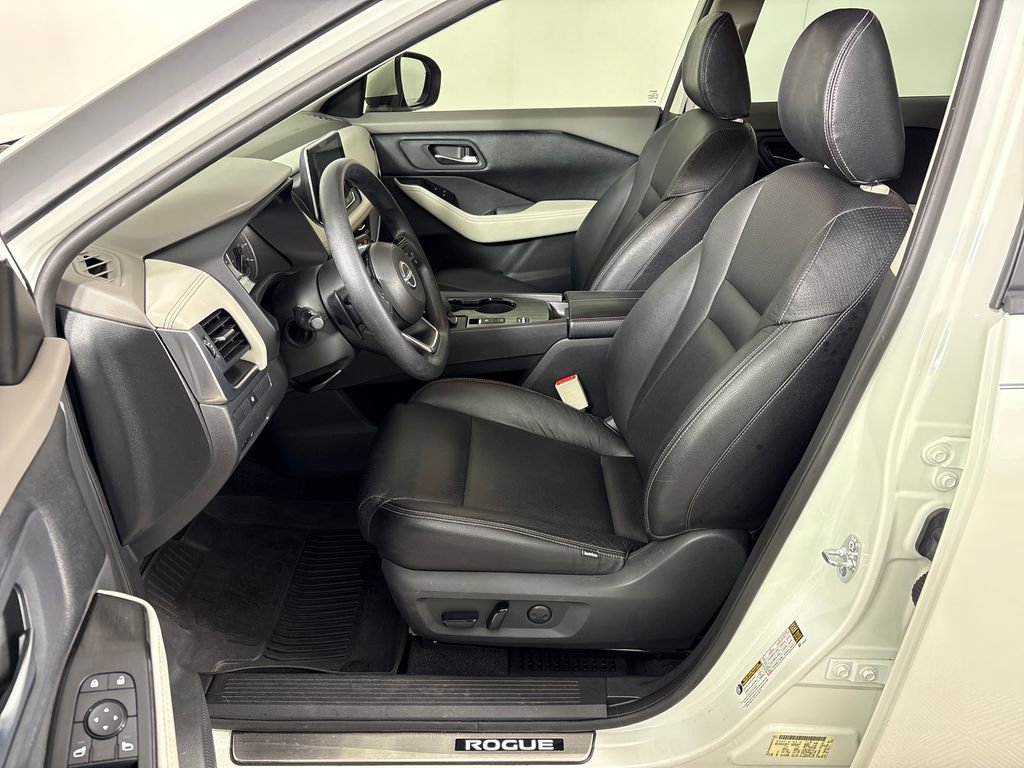 Used 2023 Nissan Rogue SV image 20