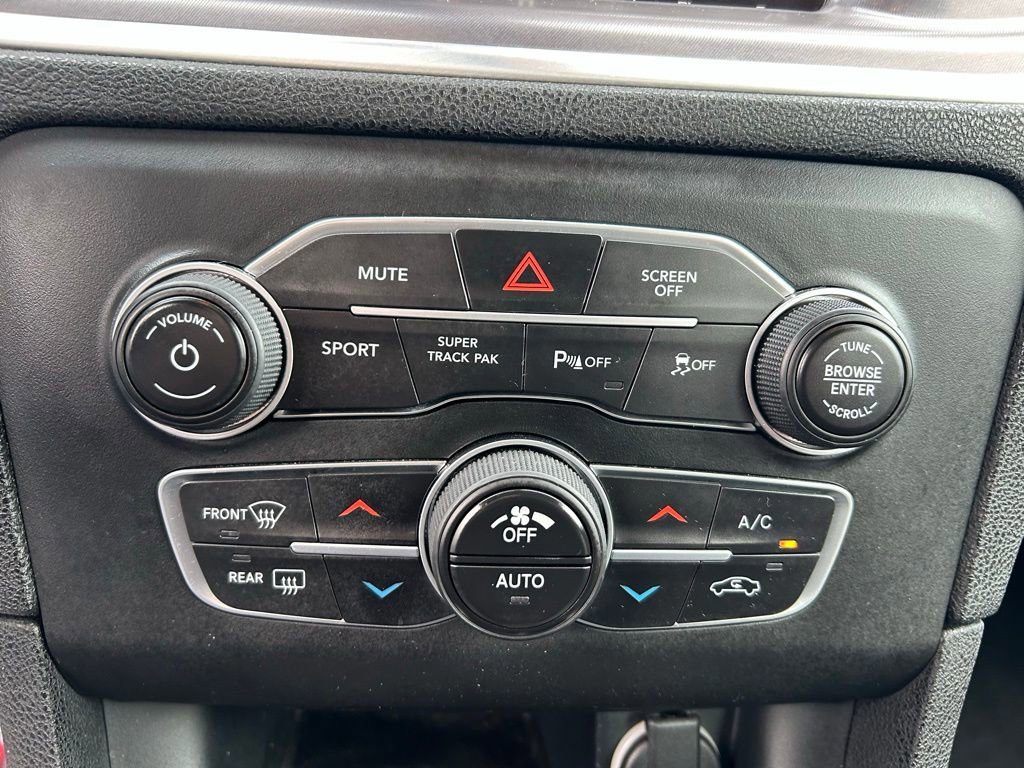 Used 2019 Dodge Charger SXT w/ Blacktop Package image 28
