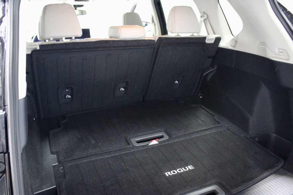 Used 2025 Nissan Rogue SL AWD/4WD image 15