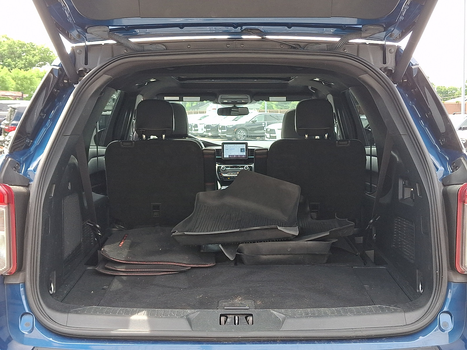 Certified 2023 Ford Explorer ST-Line w/ Class IV Trailer Tow Package AWD/4WD image 28