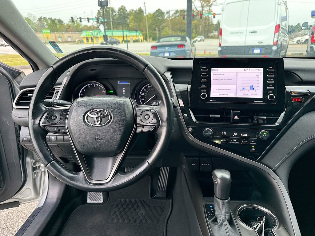 Used 2021 Toyota Camry SE w/ Convenience Package image 19