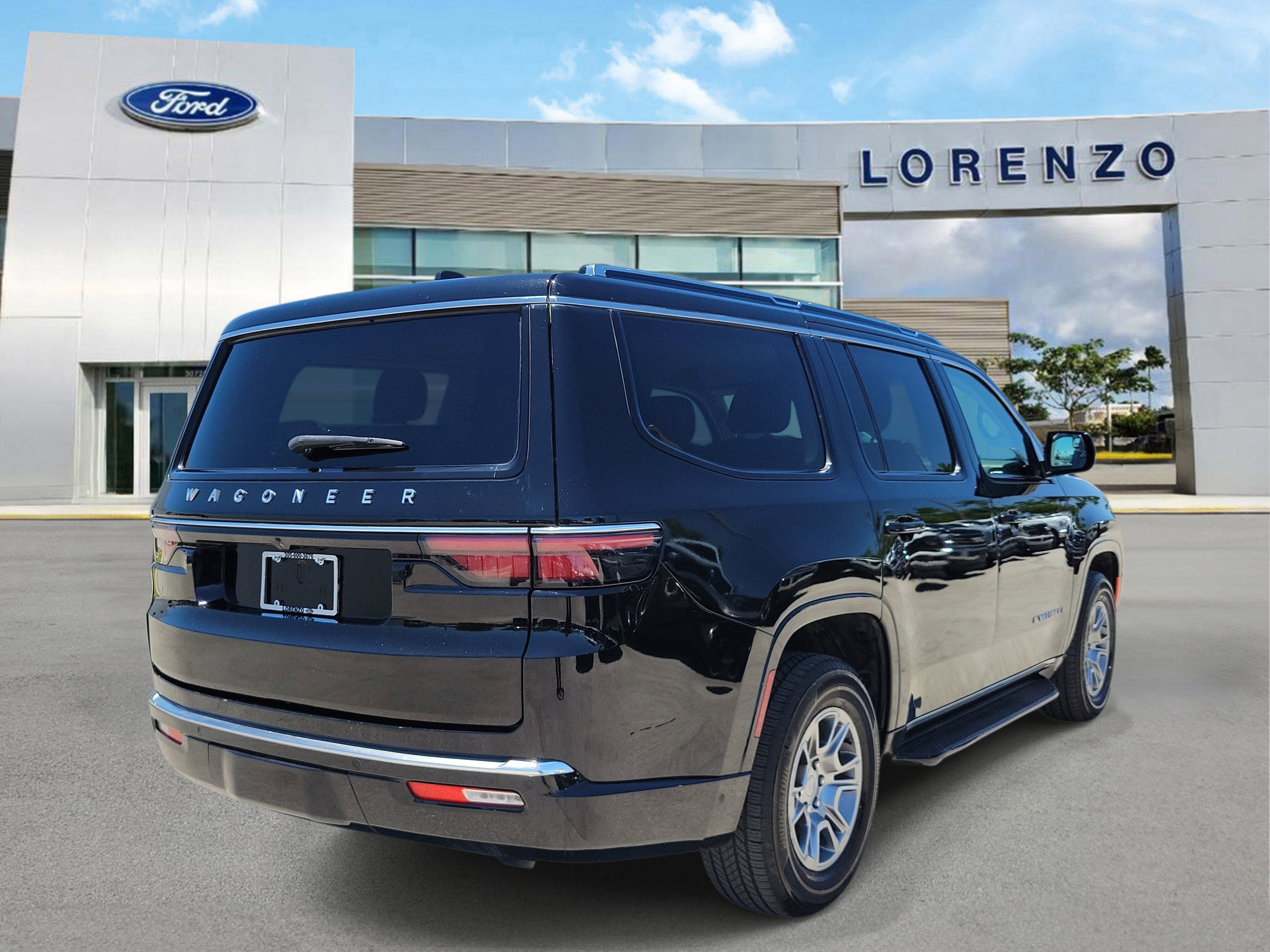 Used 2023 Jeep Wagoneer 2WD w/ Convenience Group I image 5