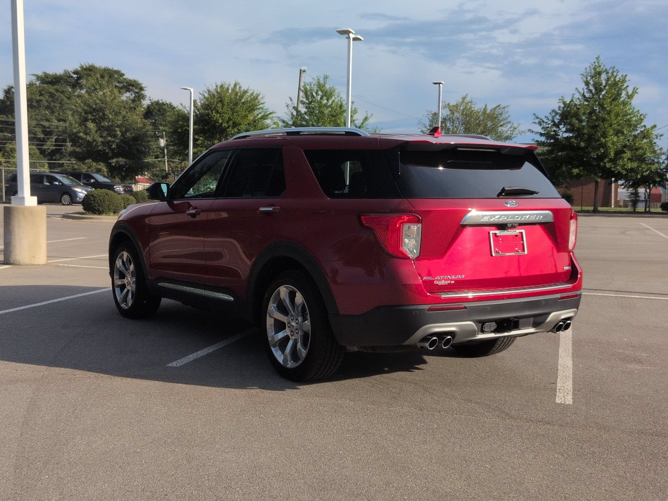 Certified 2020 Ford Explorer Platinum w/ Premium Technology Package AWD/4WD image 6