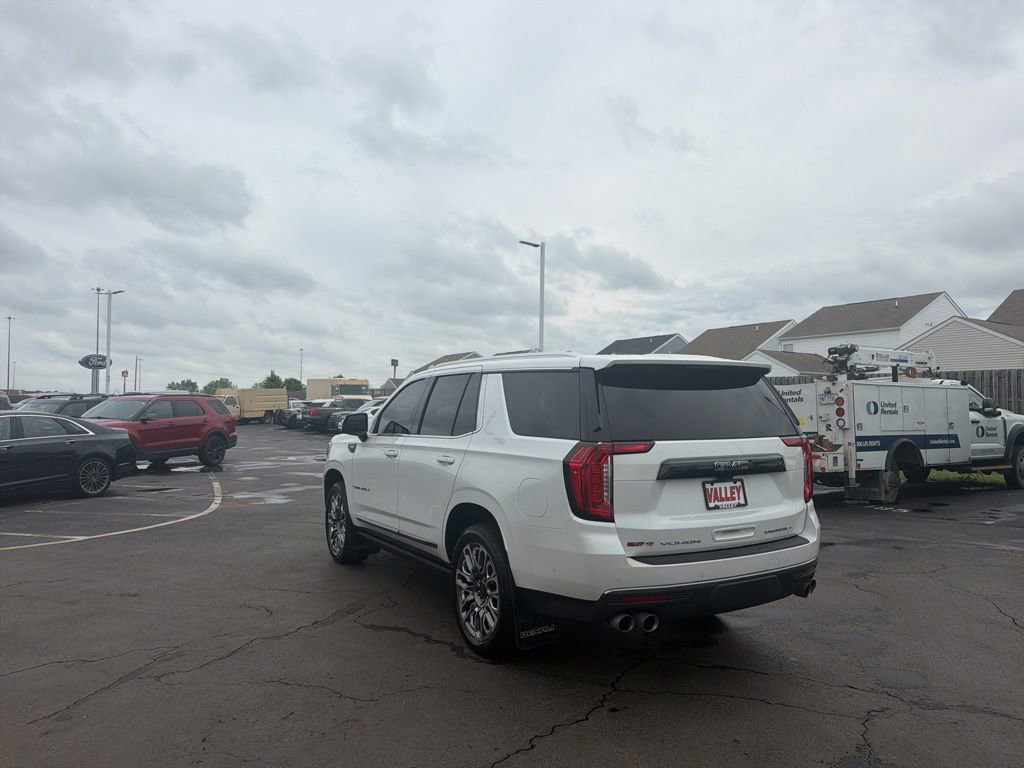 Used 2024 GMC Yukon Denali Ultimate AWD/4WD image 5