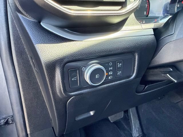 Certified 2021 Ford Explorer XLT w/ Equipment Group 202A AWD/4WD image 18