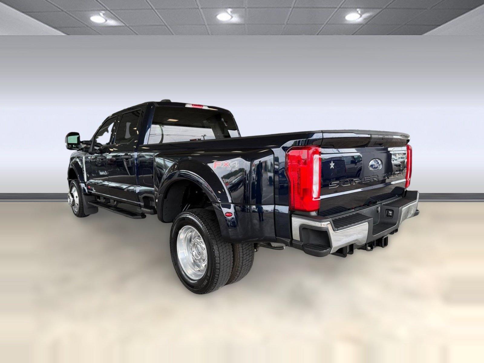 Certified 2023 Ford F450 XLT w/ FX4 Off-Road Package AWD/4WD image 3