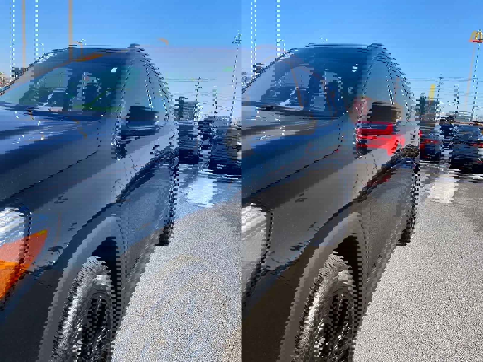 Used 2022 GMC Terrain SLT w/ Infotainment Package II image 2