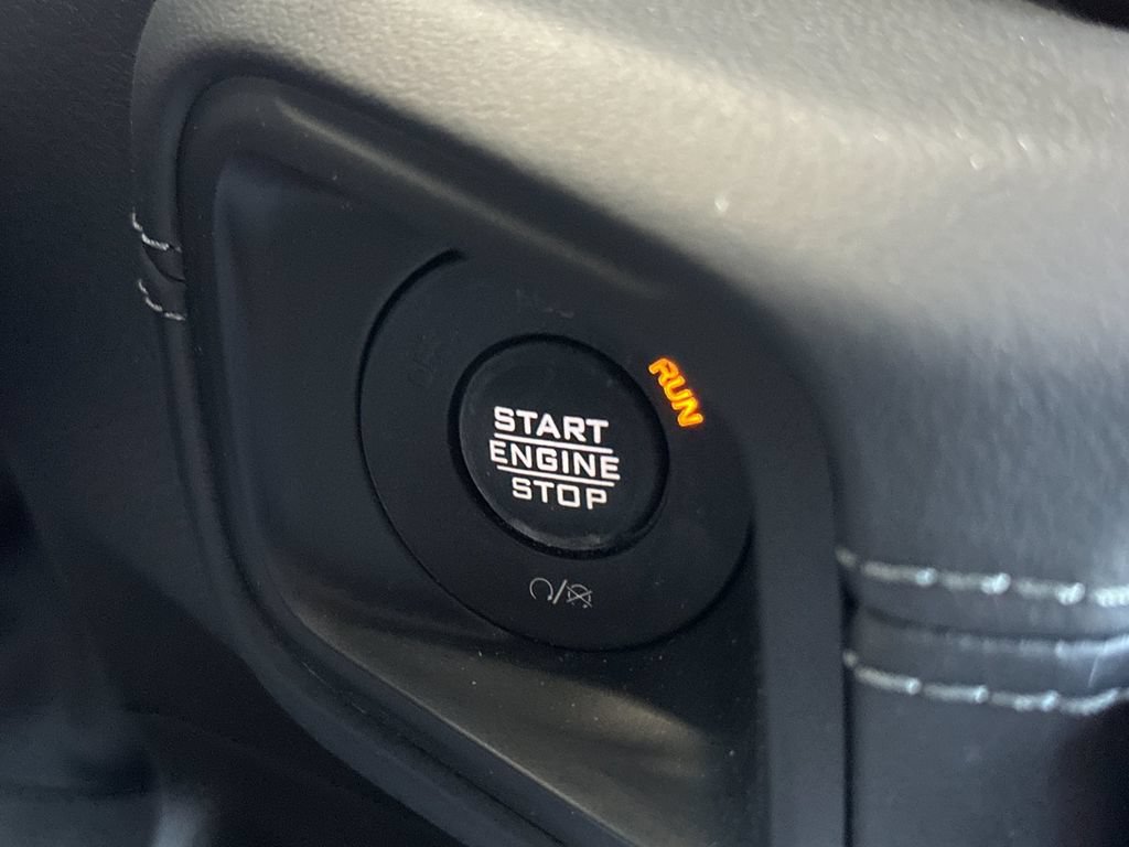 Used 2025 Jeep Wrangler Unlimited Sahara AWD/4WD image 21