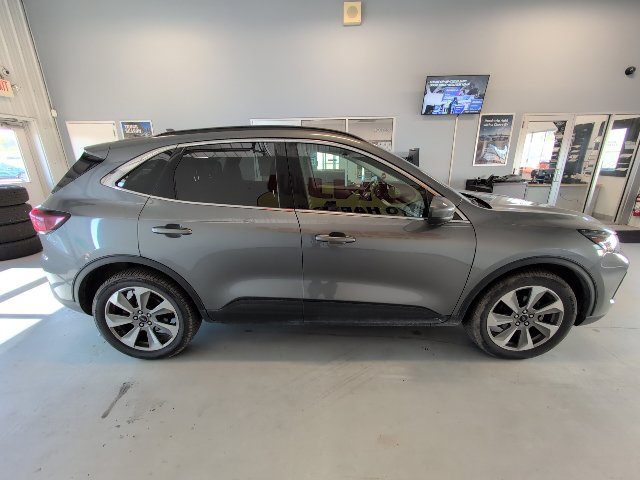 Certified 2023 Ford Escape Platinum AWD/4WD image 6