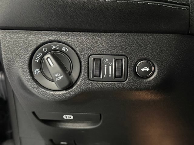 Used 2023 Dodge Challenger R/T RWD image 17