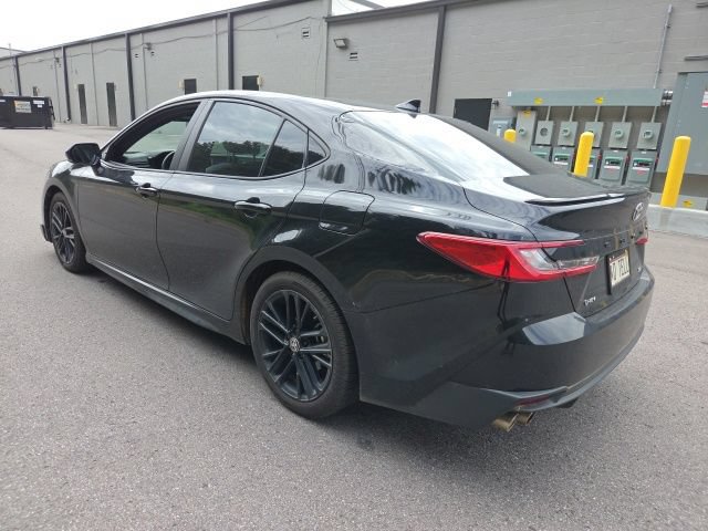 Used 2025 Toyota Camry SE w/ Convenience Package FWD image 5