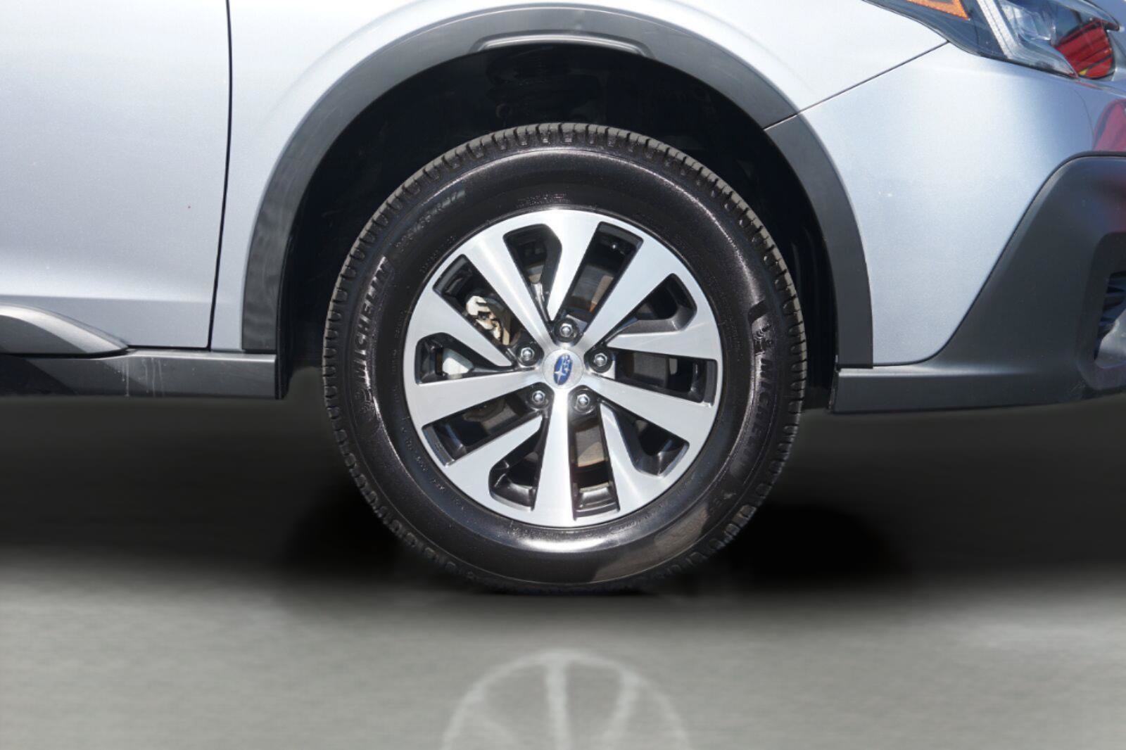 Used 2022 Subaru Outback Premium AWD/4WD image 4