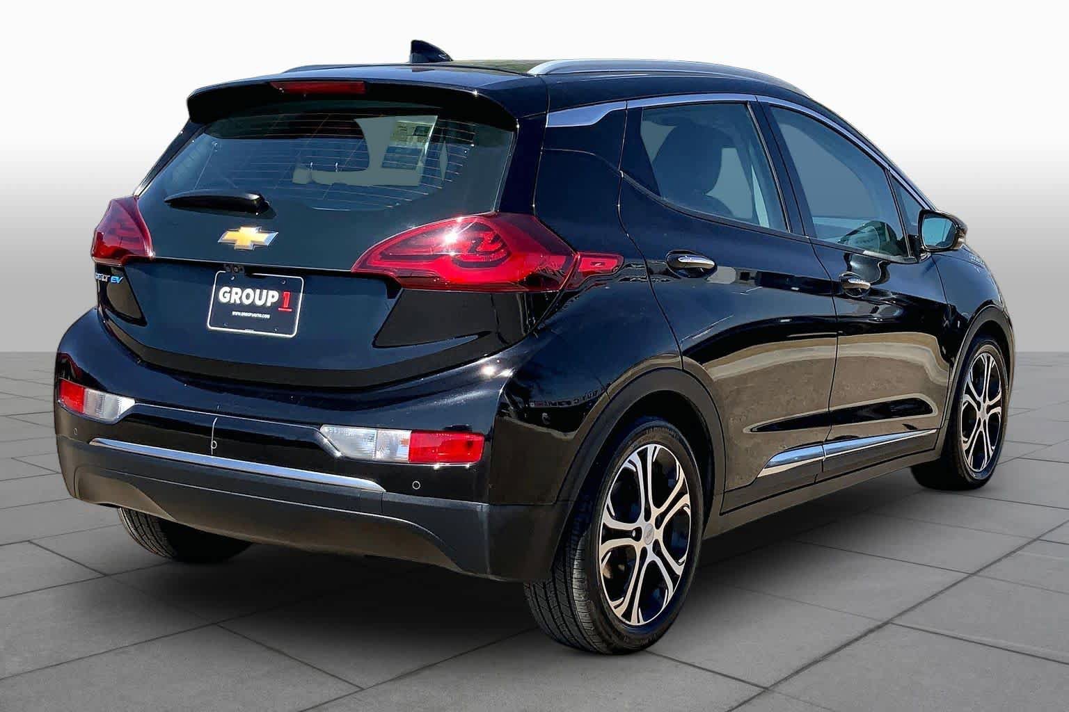 Used 2019 Chevrolet Bolt Premier w/ Infotainment Package FWD image 12