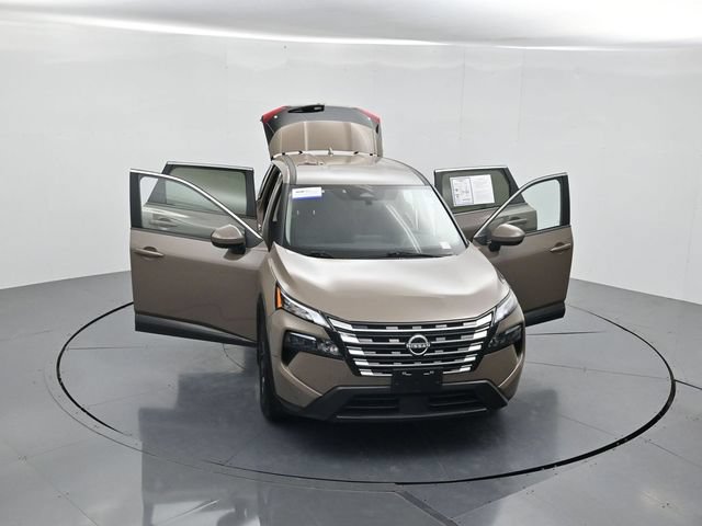 Used 2025 Nissan Rogue SV FWD image 48