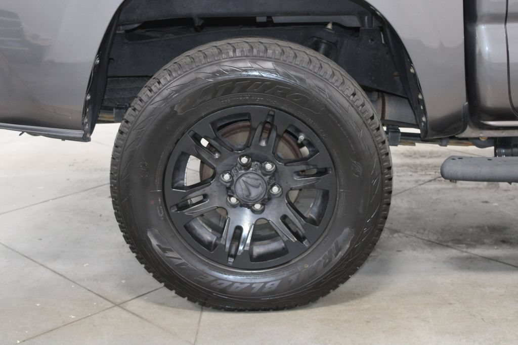 Used 2020 Toyota Tacoma SR w/ SR Convenience Package RWD image 15