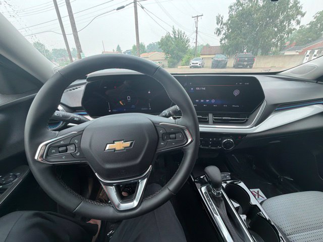 Used 2024 Chevrolet Trax LT FWD image 5