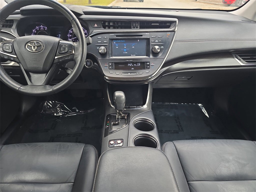 Used 2018 Toyota Avalon XLE image 12