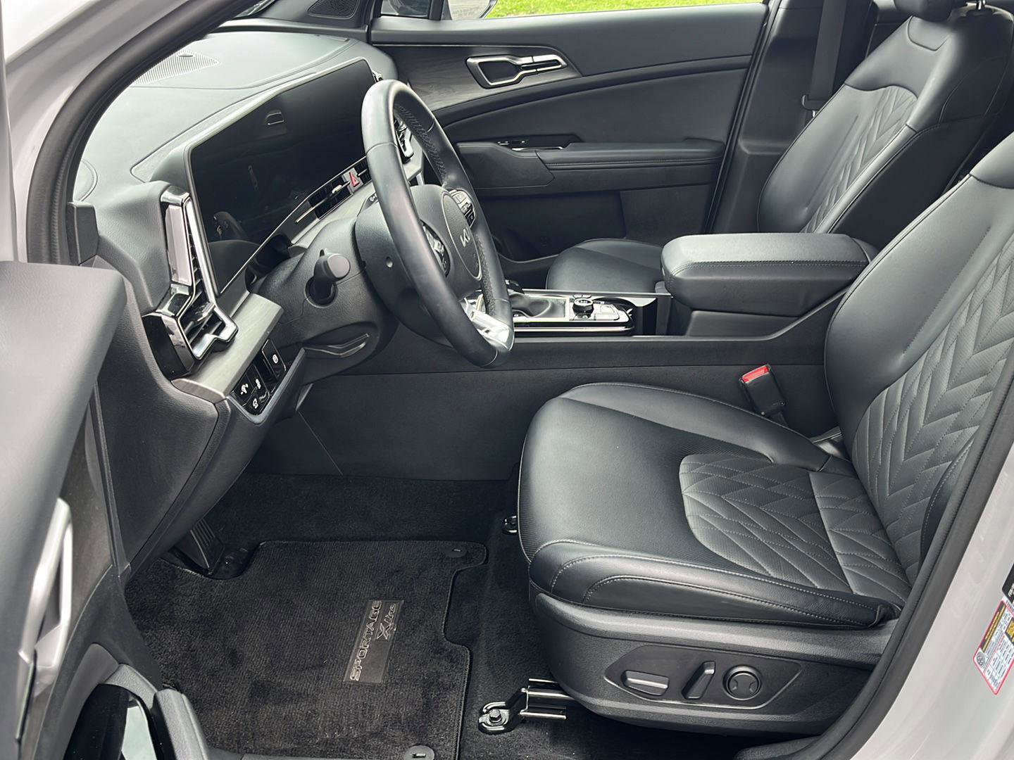 Used 2024 Kia Sportage X-Line w/ X-Line Premium Package image 10