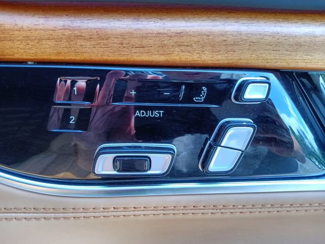 Used 2022 Jeep Grand Wagoneer Series III w/ Rear Seat Video Group 1 AWD/4WD image 36