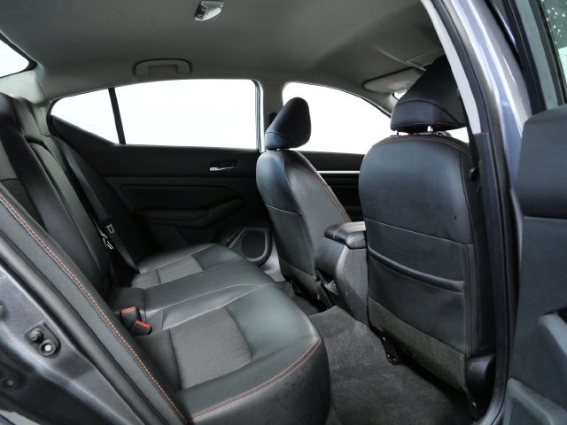 Used 2025 Nissan Altima 2.5 SR AWD/4WD image 13