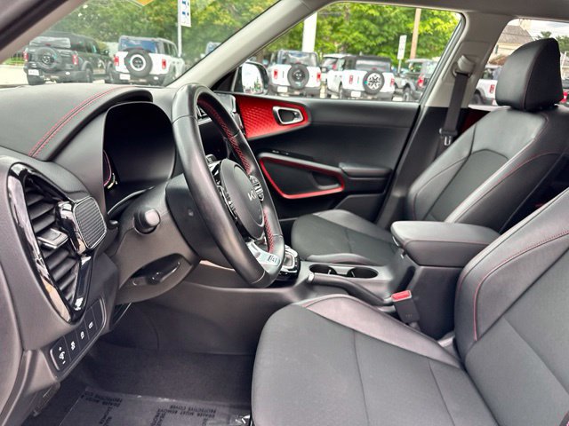 Used 2023 Kia Soul GT-Line FWD image 30